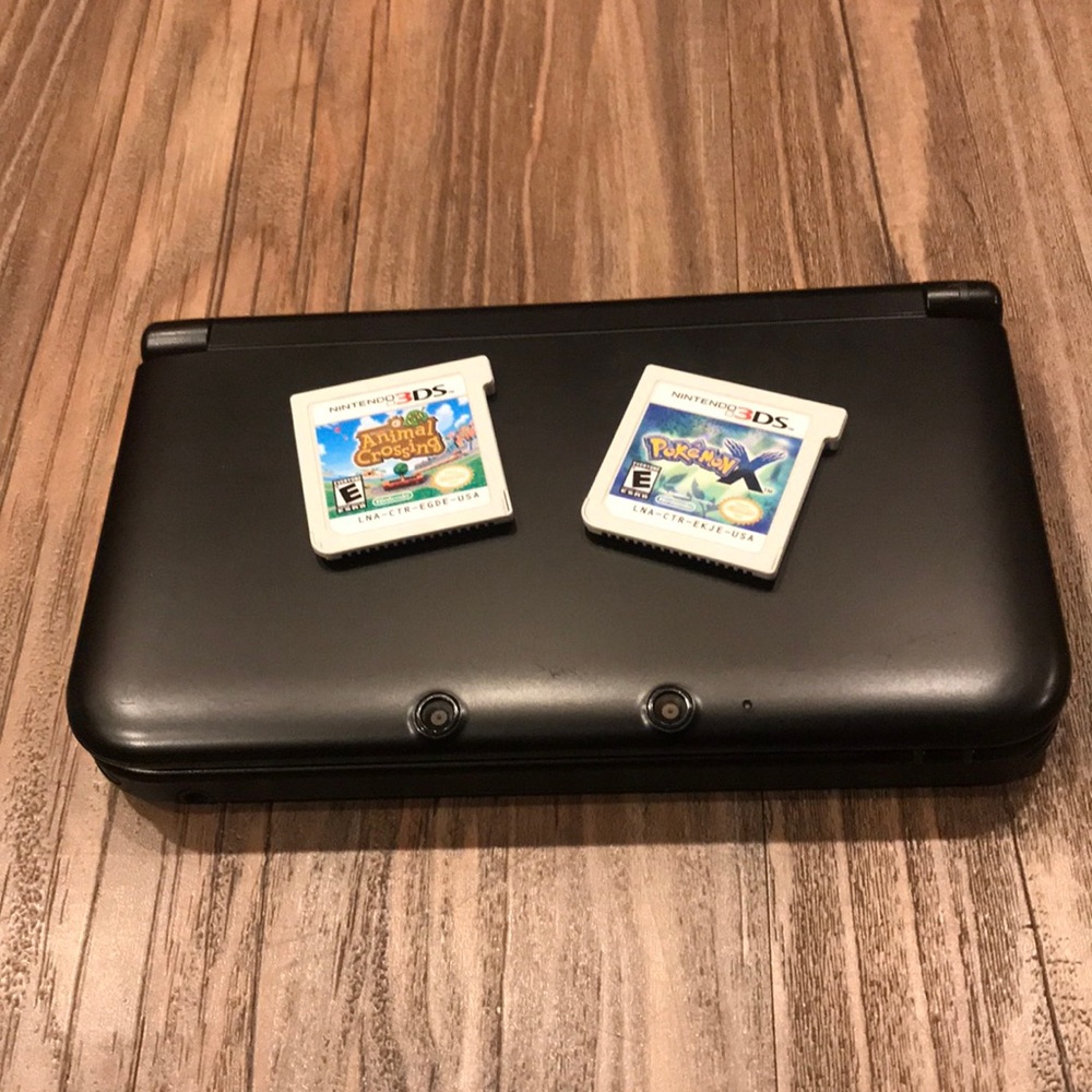 Nintendo 3DS XL with games